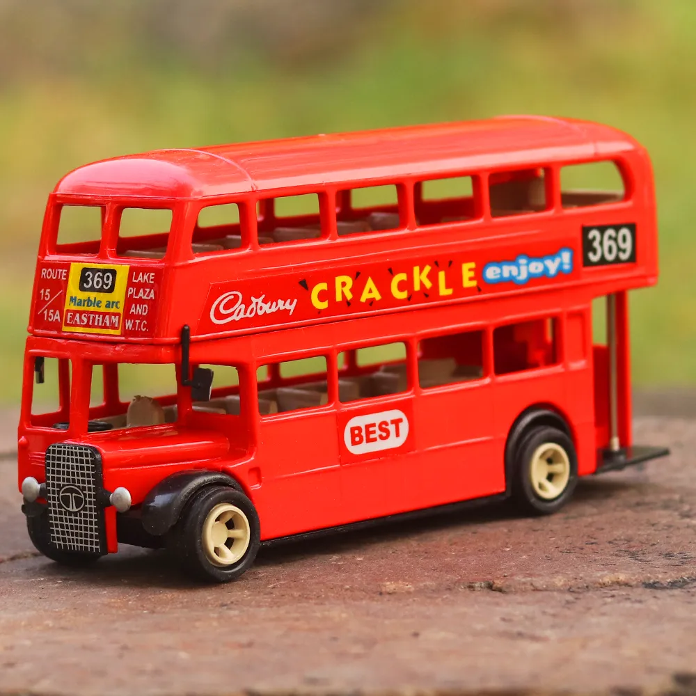 Double Decker Bus (comes with pull back action)