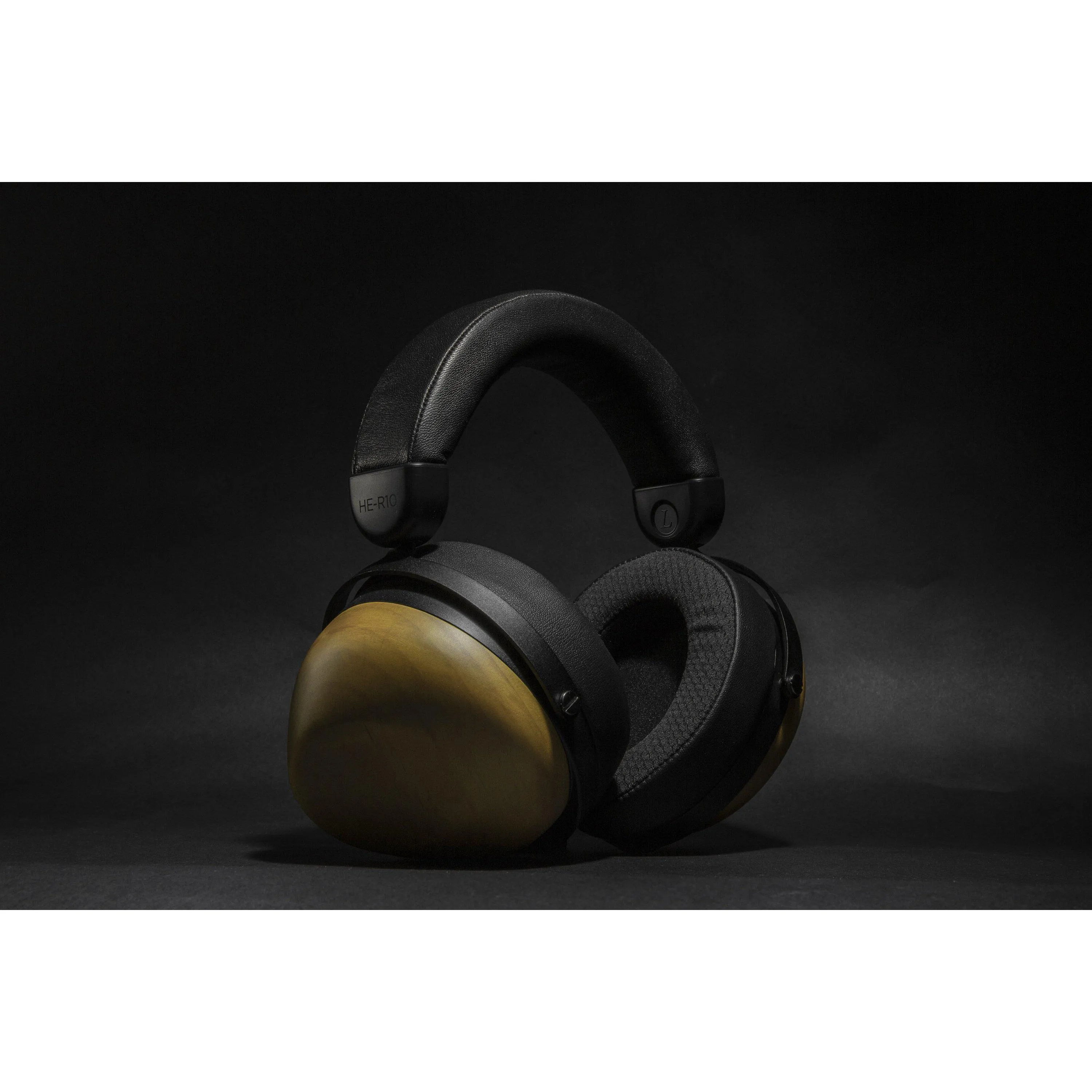 HIFIMAN HE-R10D | Closed-Back Dynamic Headphones