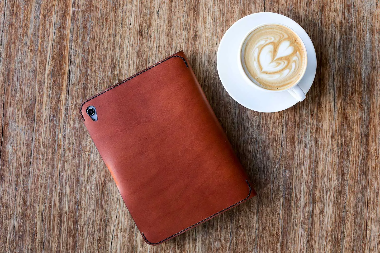 iPad Air 2020-2024 Classic Leather Case