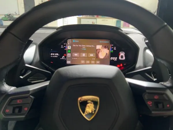 Lamborghini Huracan Apple Carplay & Android Auto Upgrade