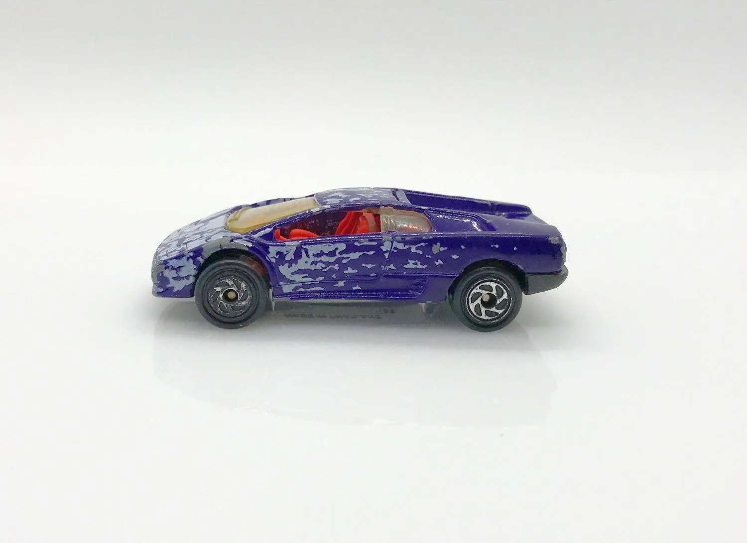 Matchbox Purple Lamborghini Diablo 1:59 scale (1991)