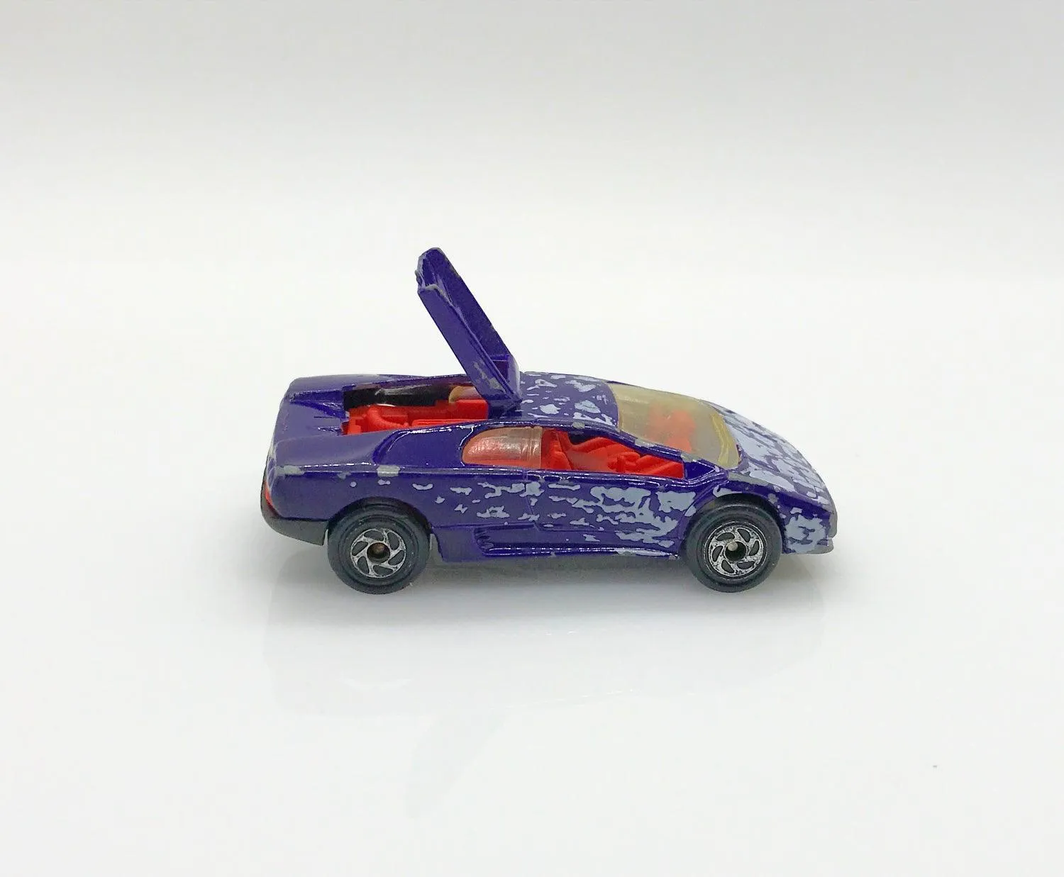 Matchbox Purple Lamborghini Diablo 1:59 scale (1991)