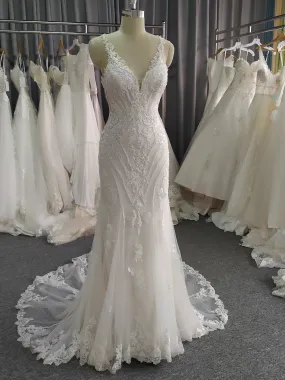 Mermaid V-neck Sweep Train Wedding Dresses With Lace