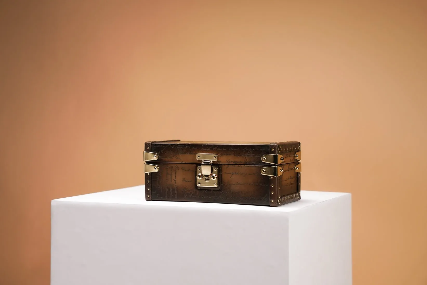 Petra Watch Case - Parchment Patina Java