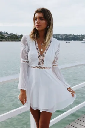 Sexy V-neck backless lace stitching long sleeve dress