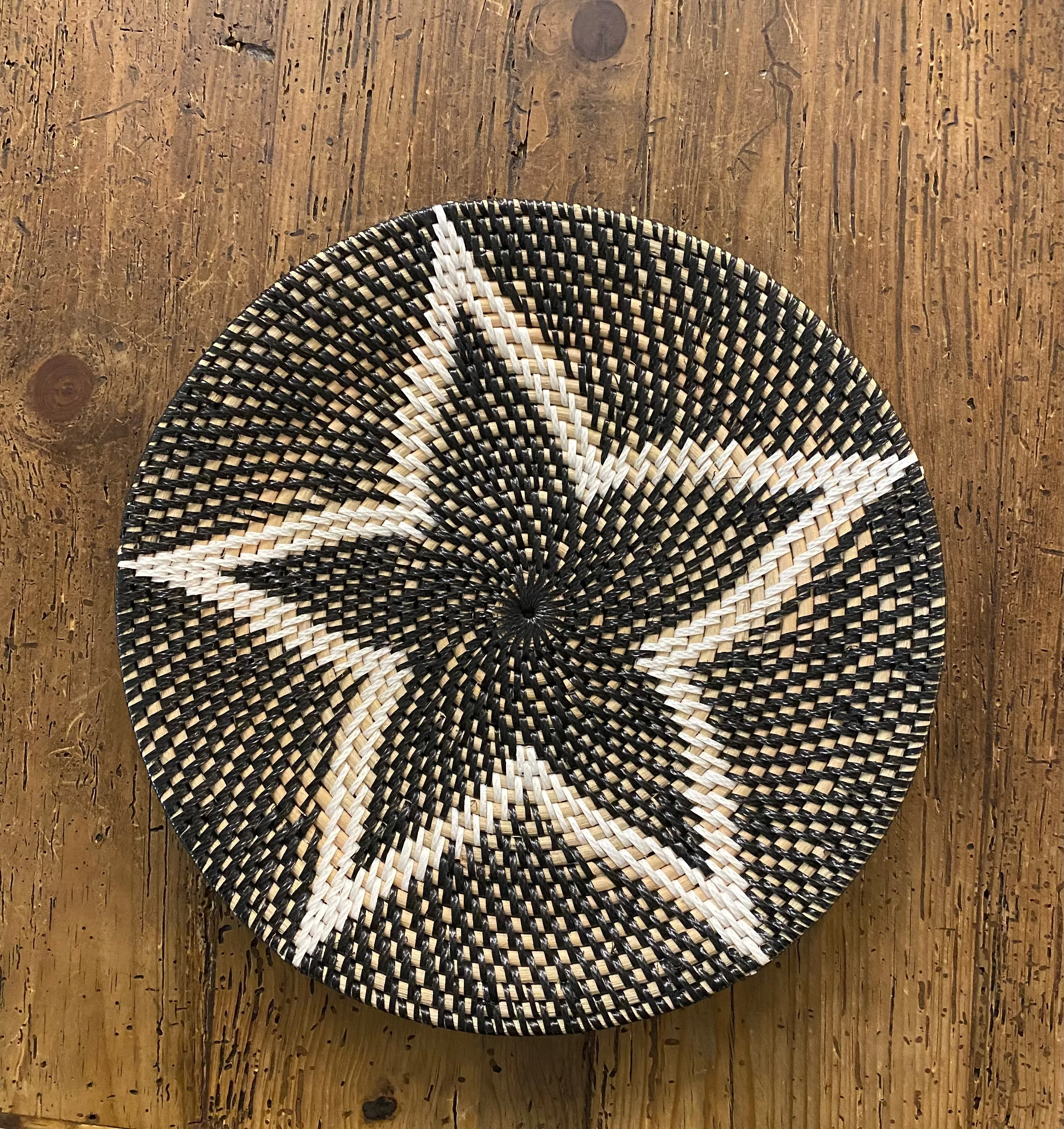 Woven Star Charger